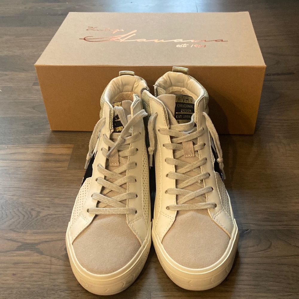 Vintage Havana Lester 15 white high tops!